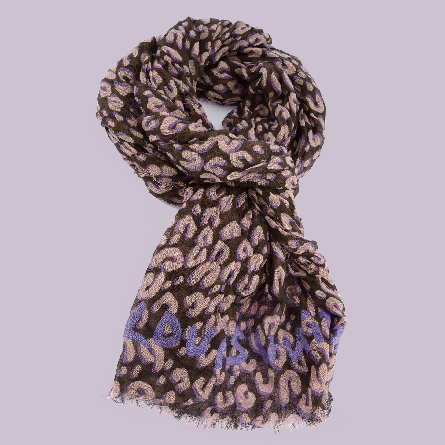 SJP in Louis Vuitton leopard scarf Classic  Outfit Stile Sciarpe